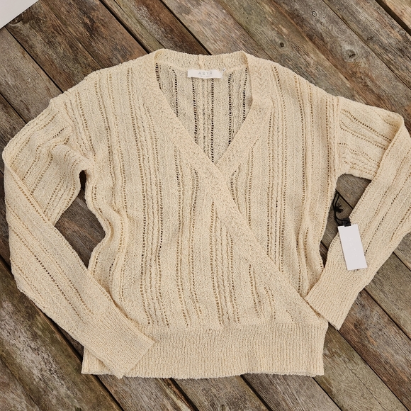 Astr wrap front pointella knit cream sweater top size large W-575 - Picture 2 of 9